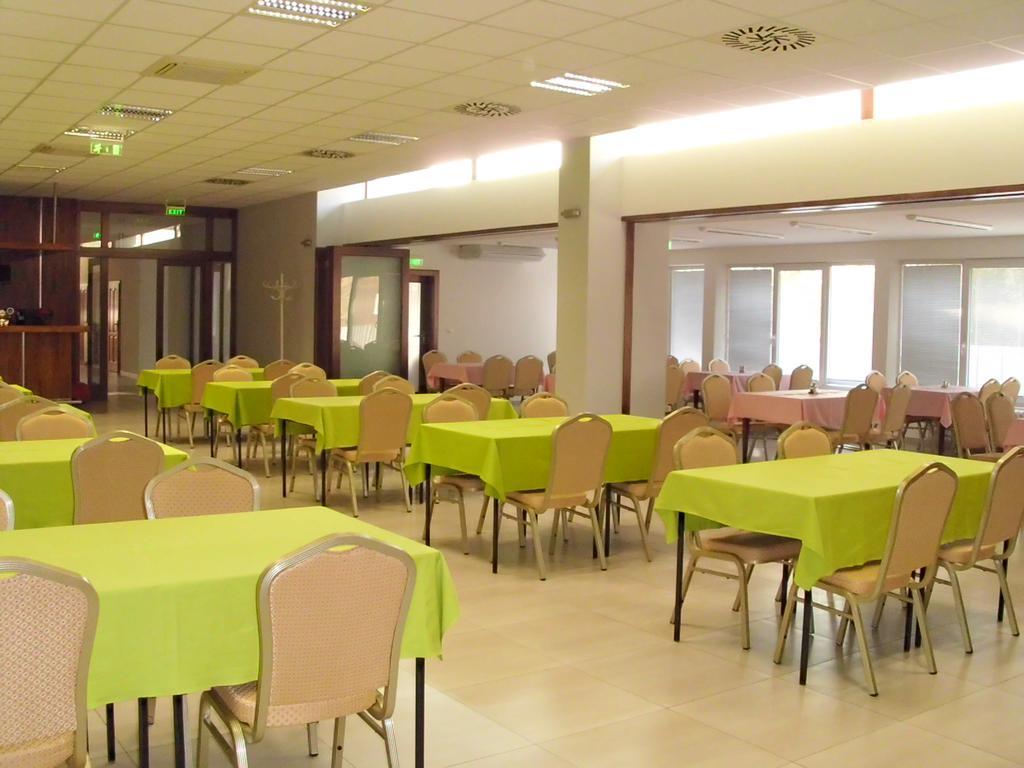 Guest House Mladost Presov Exterior photo