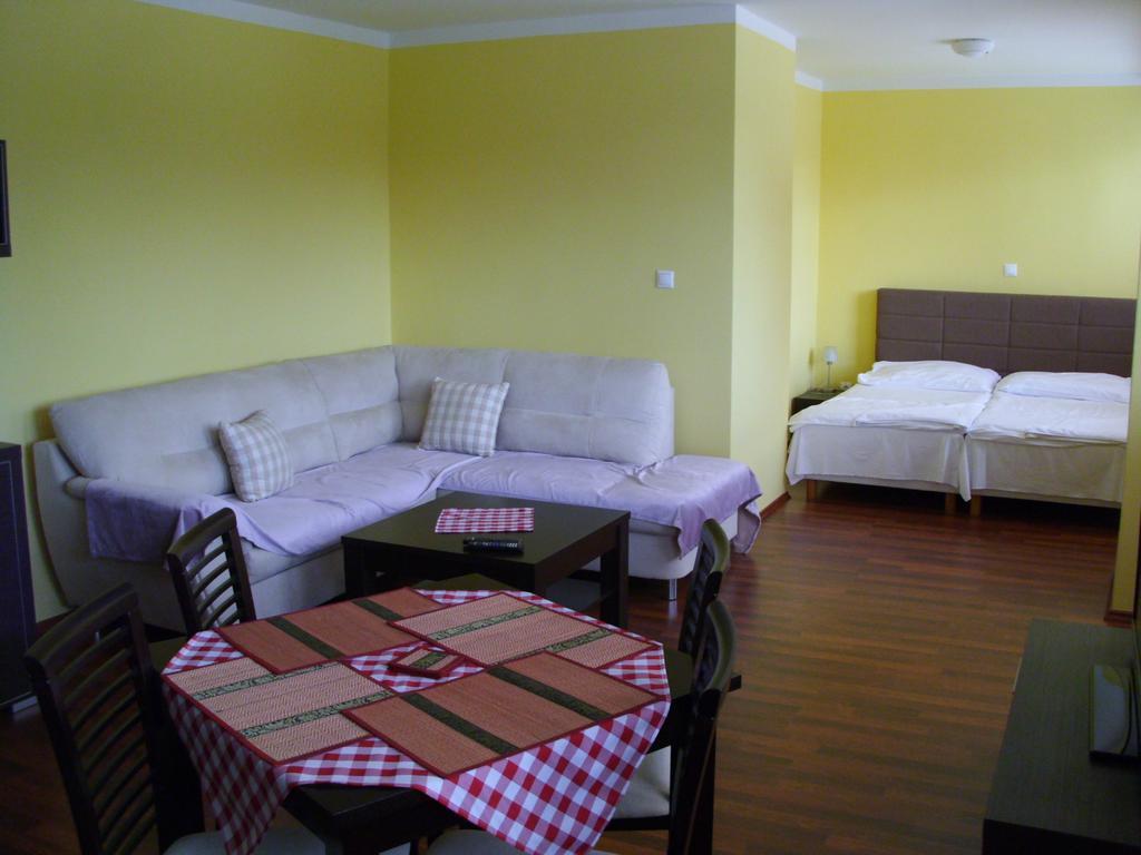 Guest House Mladost Presov Exterior photo